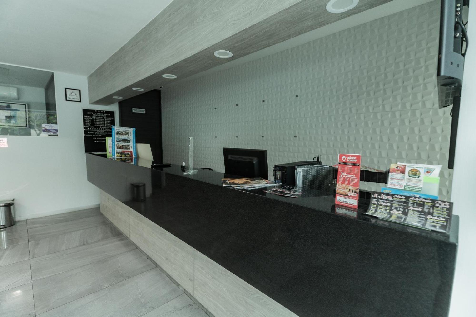 Hotel Lemon Green -Zona Expo Frente Al Centro De Convenciones Guadalajara Ngoại thất bức ảnh
