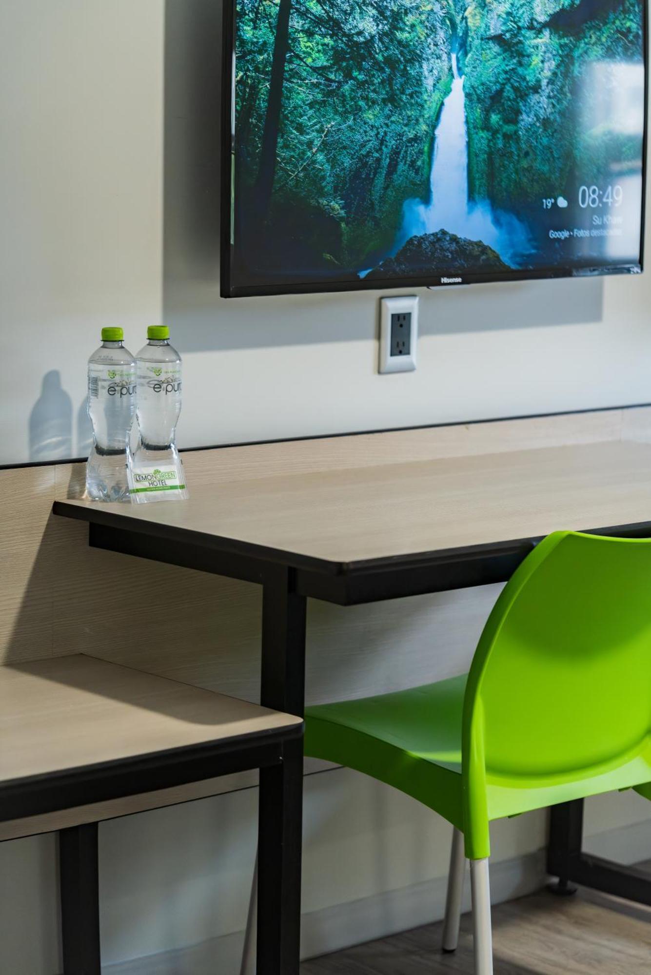 Hotel Lemon Green -Zona Expo Frente Al Centro De Convenciones Guadalajara Ngoại thất bức ảnh