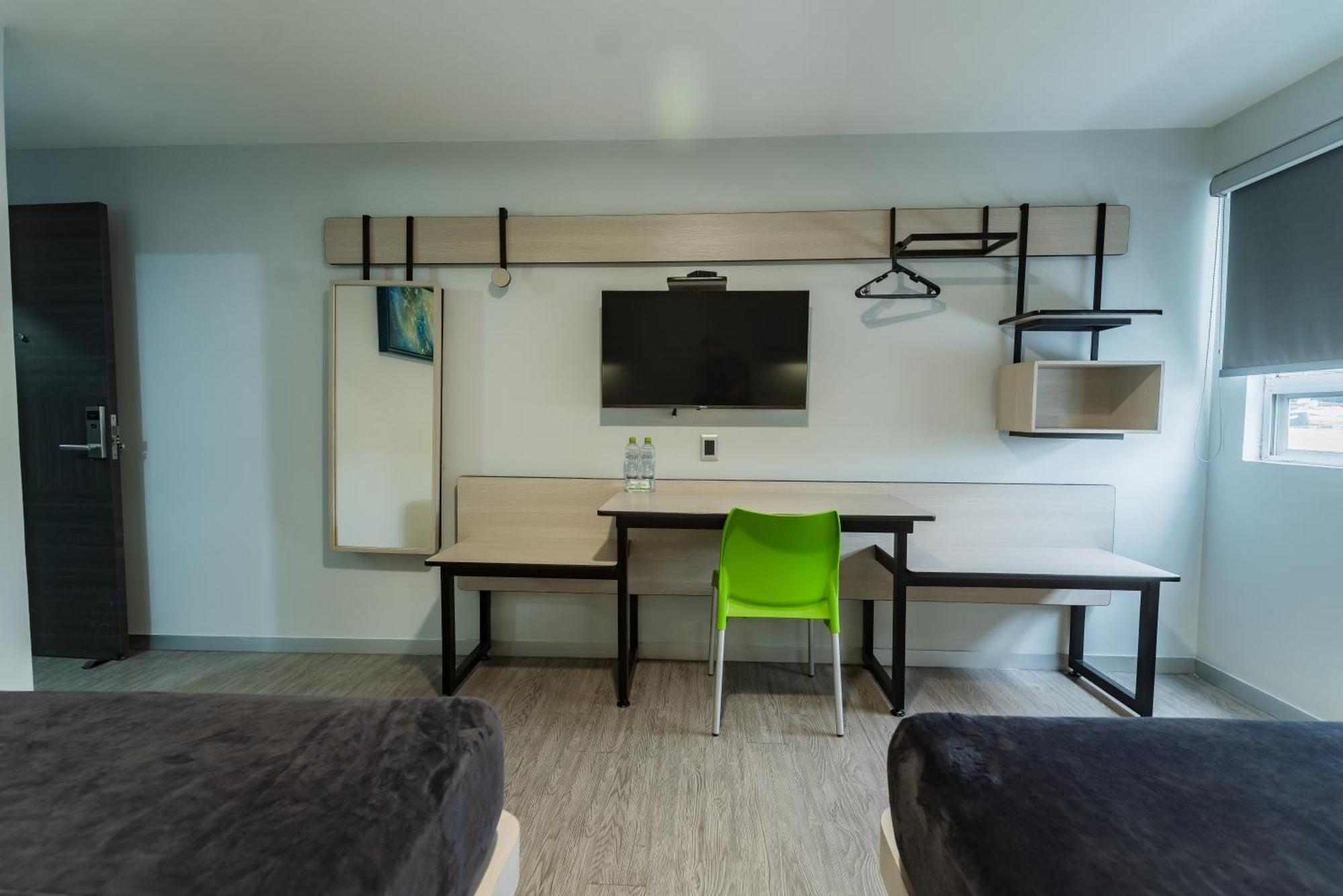 Hotel Lemon Green -Zona Expo Frente Al Centro De Convenciones Guadalajara Ngoại thất bức ảnh