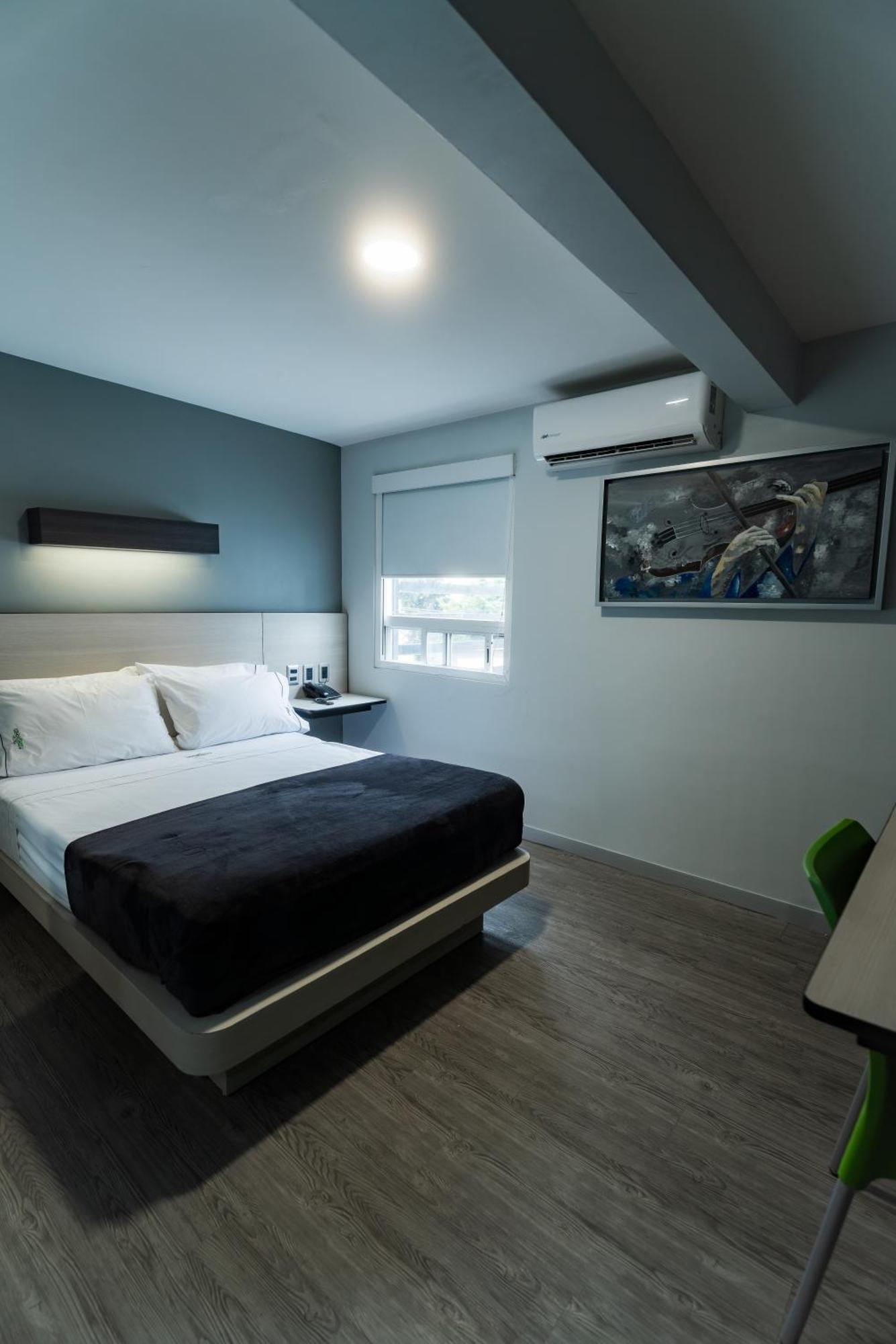 Hotel Lemon Green -Zona Expo Frente Al Centro De Convenciones Guadalajara Ngoại thất bức ảnh