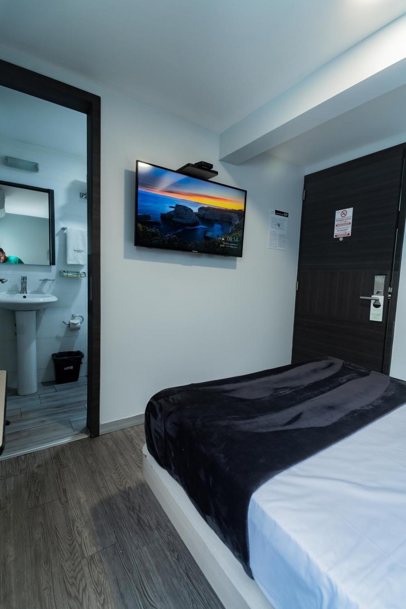 Hotel Lemon Green -Zona Expo Frente Al Centro De Convenciones Guadalajara Ngoại thất bức ảnh