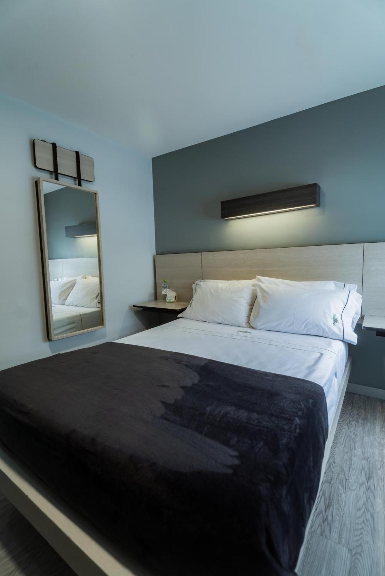 Hotel Lemon Green -Zona Expo Frente Al Centro De Convenciones Guadalajara Ngoại thất bức ảnh