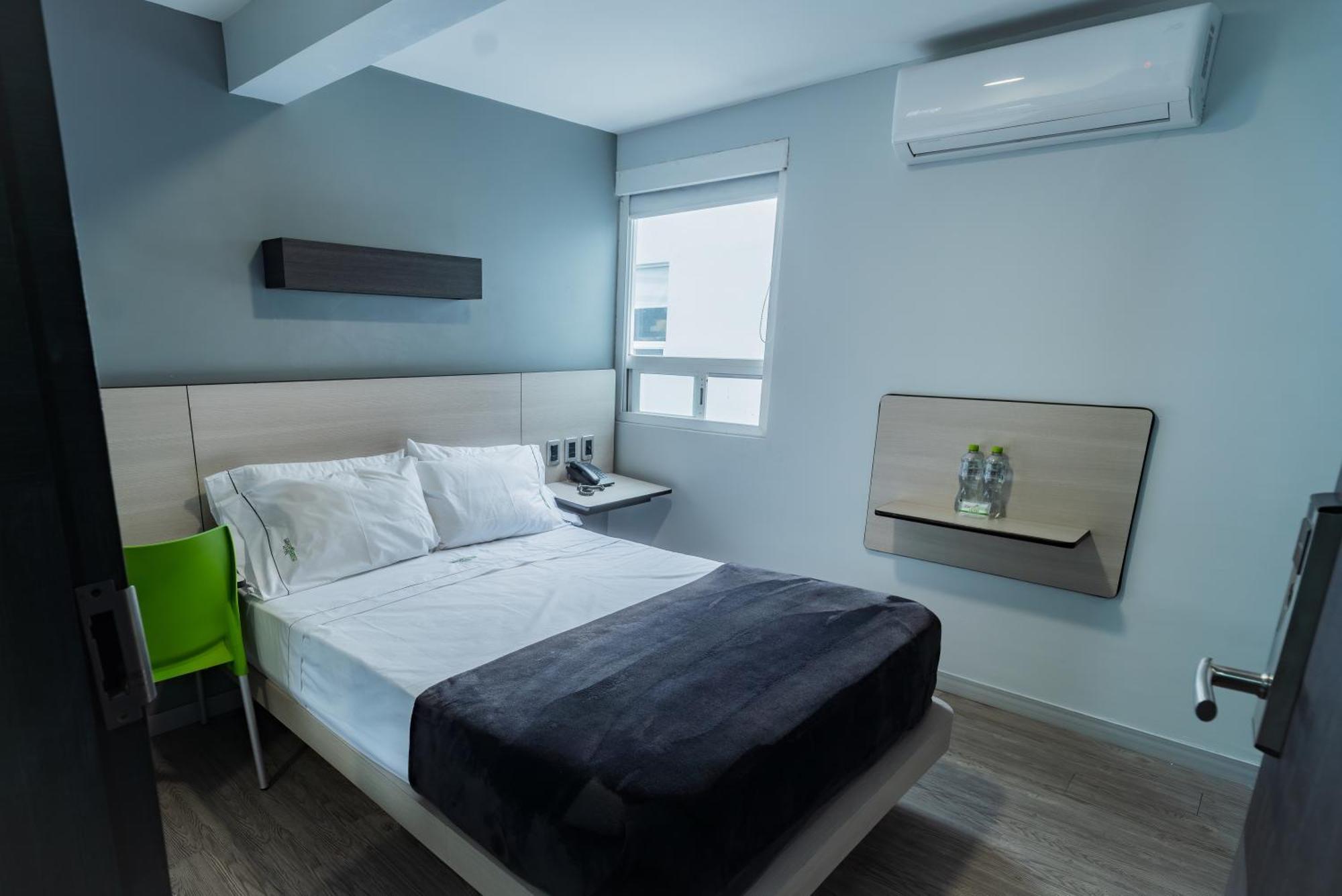 Hotel Lemon Green -Zona Expo Frente Al Centro De Convenciones Guadalajara Ngoại thất bức ảnh