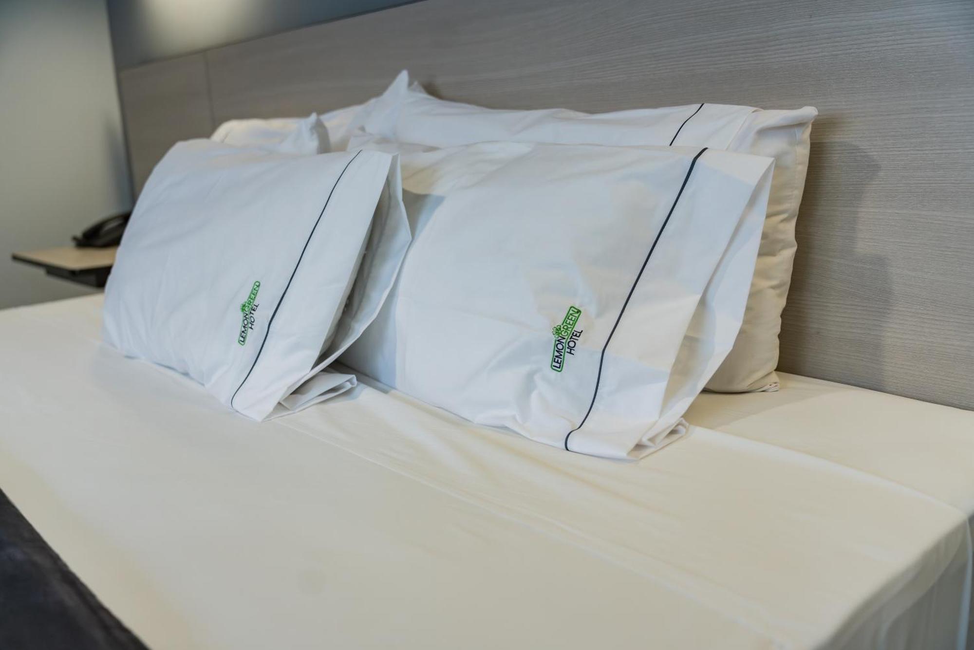 Hotel Lemon Green -Zona Expo Frente Al Centro De Convenciones Guadalajara Ngoại thất bức ảnh