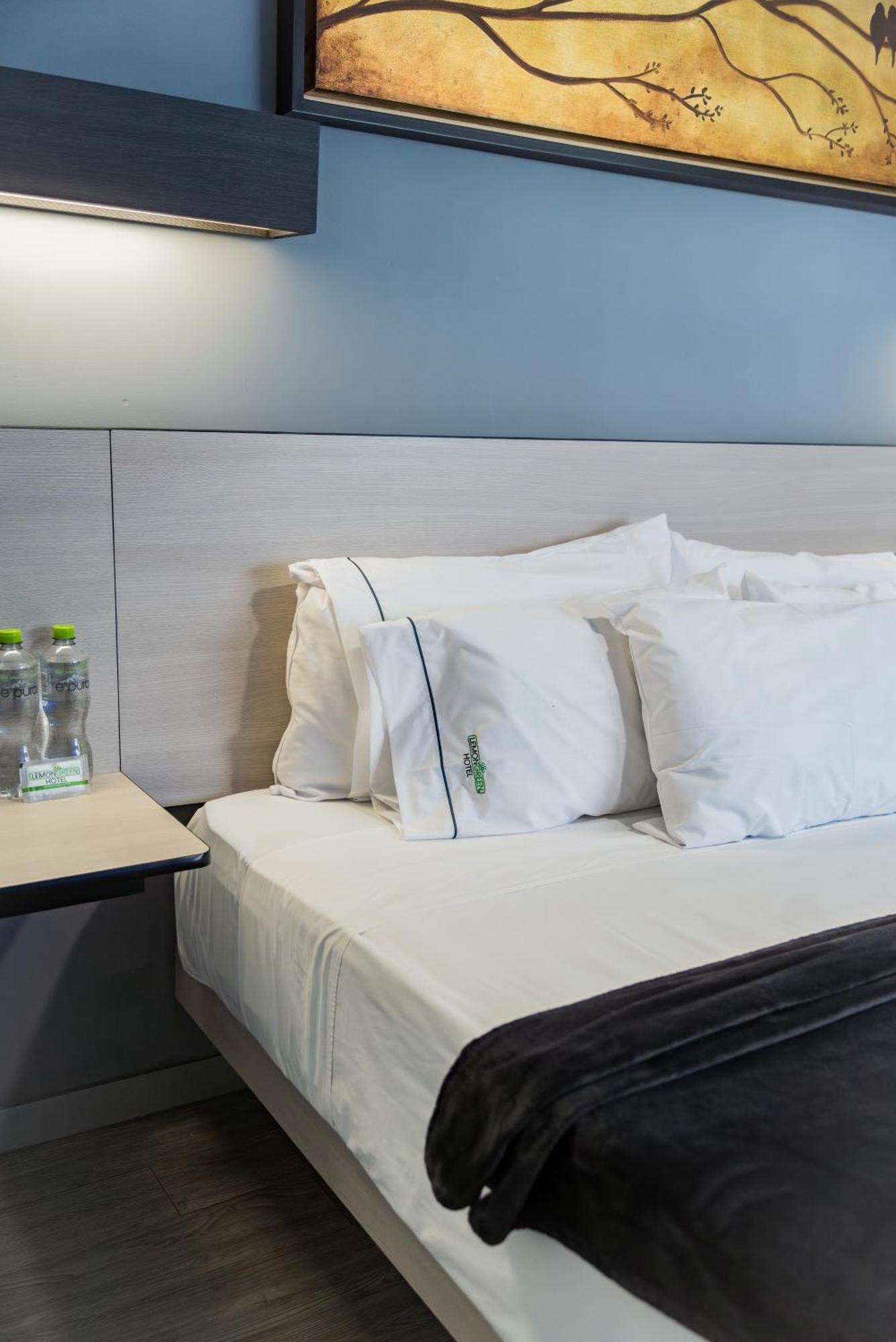 Hotel Lemon Green -Zona Expo Frente Al Centro De Convenciones Guadalajara Ngoại thất bức ảnh