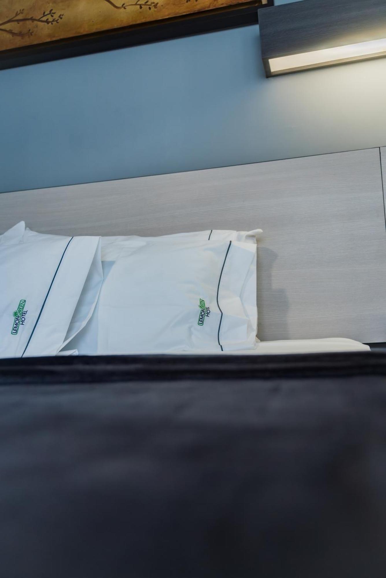 Hotel Lemon Green -Zona Expo Frente Al Centro De Convenciones Guadalajara Ngoại thất bức ảnh