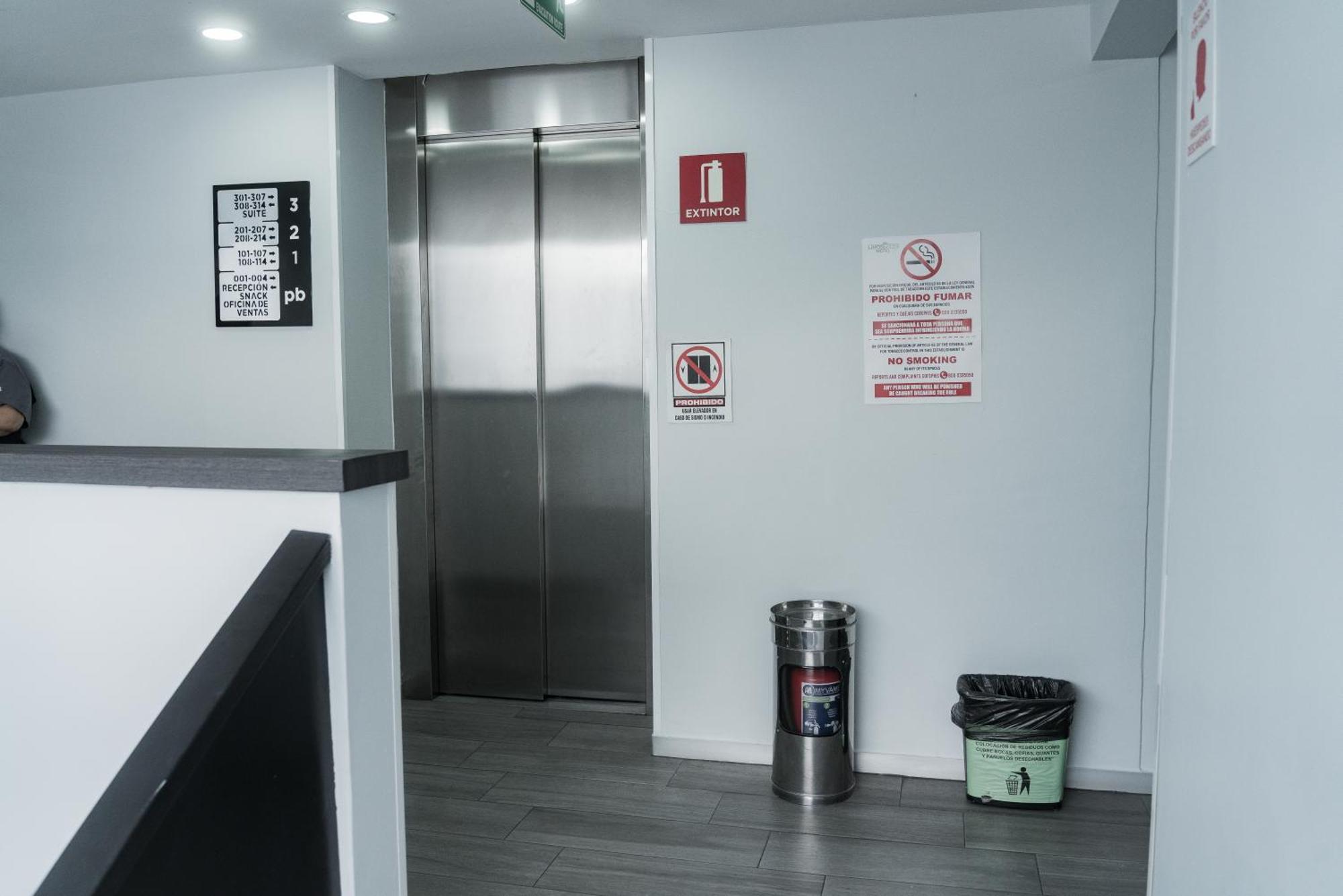 Hotel Lemon Green -Zona Expo Frente Al Centro De Convenciones Guadalajara Ngoại thất bức ảnh