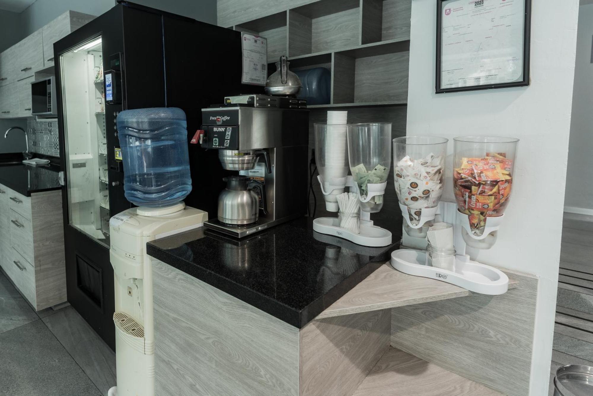 Hotel Lemon Green -Zona Expo Frente Al Centro De Convenciones Guadalajara Ngoại thất bức ảnh